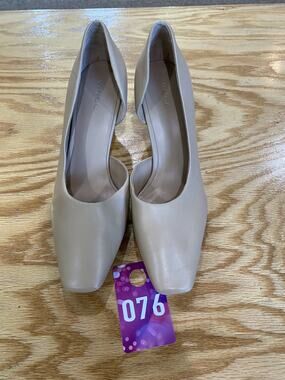 Vince Vero Cuoio Women's 7.5 M Beige Leather Slip On Pointed Toe D'Orsay Heels
